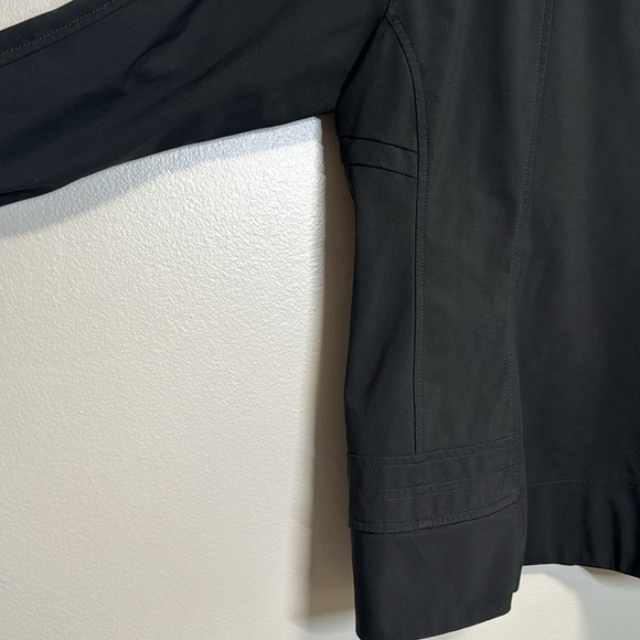 Woman’s Northface jacket size large - Picture 5 of 5